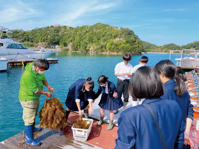 【和歌山県立神島高等学校】地域の特産物を使った商品開発や販売、学生と地域を繋ぐ取り組みを行なっている和歌山県立神島高校の“神島屋”