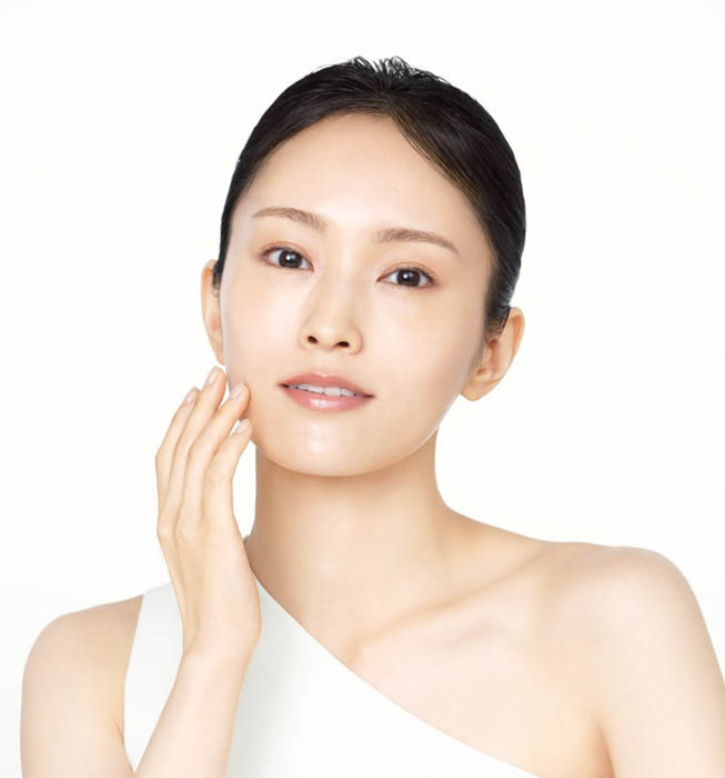 山本彩が”超接写”で再登場！ドクターシーラボ®の新「薬用純粋レチノール ゲル」のTVCM『薬用エンリッチリンクルリペア 全顔美肌篇』で”美しすぎる”と話題のすっぴん肌を披露！